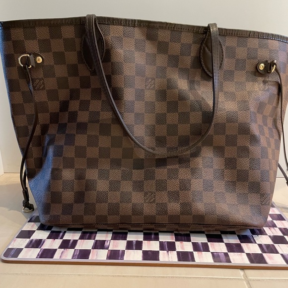 Louis Vuitton Handbags - Louis Vuitton Damier Ebene Neverfull GM